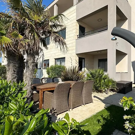 Apartments The Beach Resort Vir Exterior foto