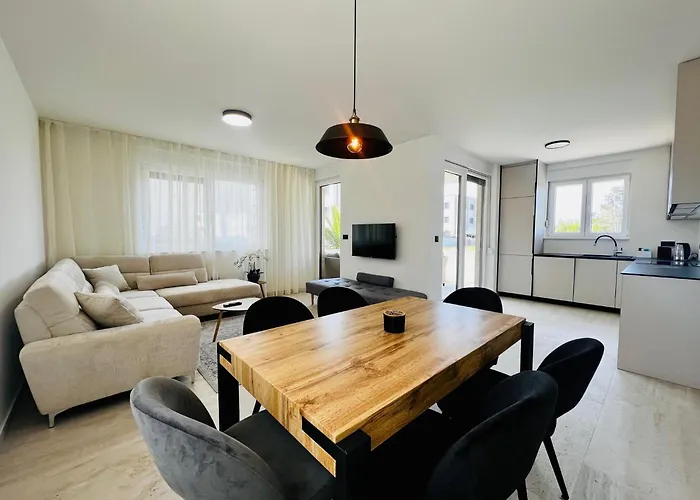 Apartments The Beach Resort Vir